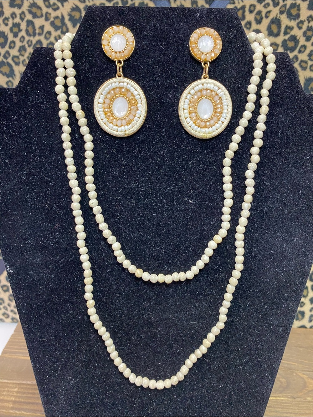 Vintage Cream Beaded Necklace & Earrings Set - Unbranded